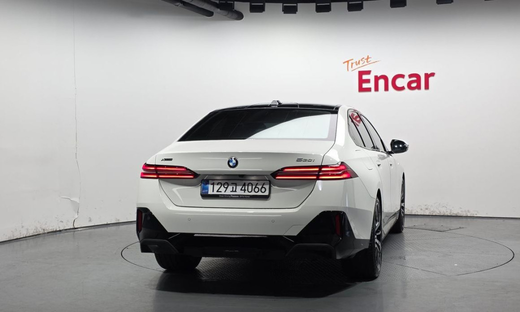 BMW 5-Series 530i xDrive M Sport, 2025
