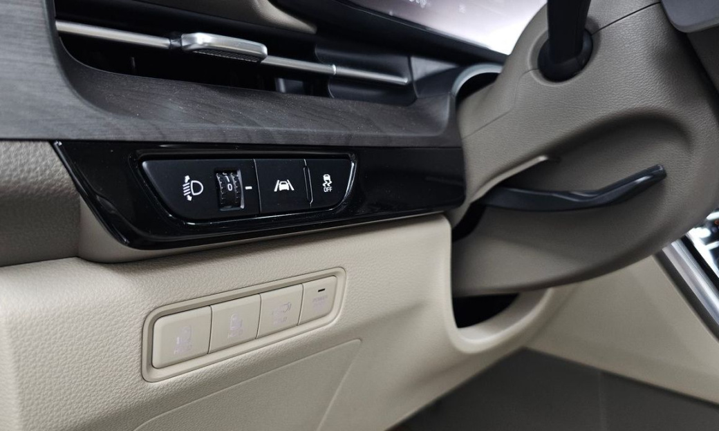 Kia Carnival 7-Seater Signature, 2022