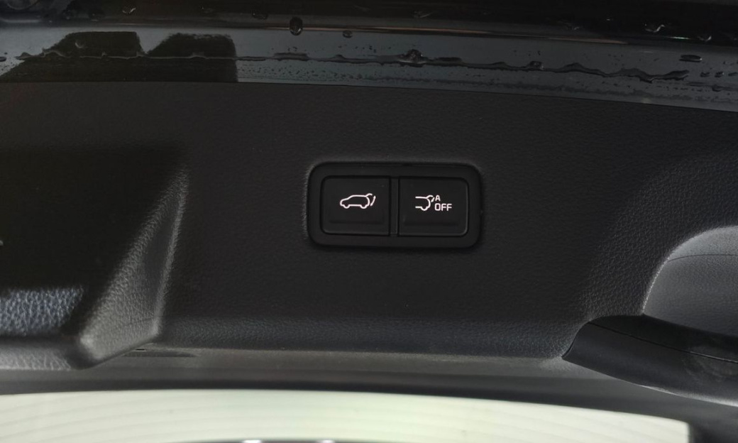 Kia Carnival 9-Seater Signature, 2023