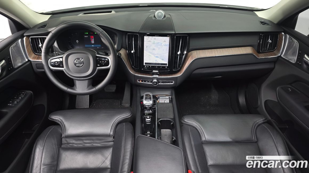 Volvo XC60 B5 Ultimate Bright, 2023