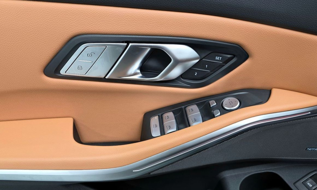 BMW 3-Series 320i M Sport, 2025
