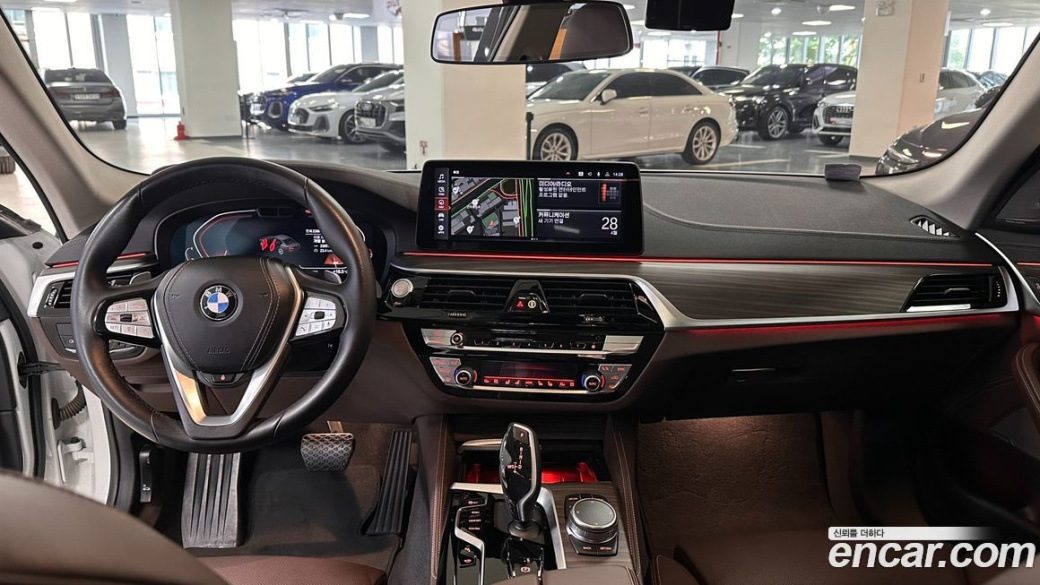 BMW 5-Series 530i xDrive Luxury, 2023