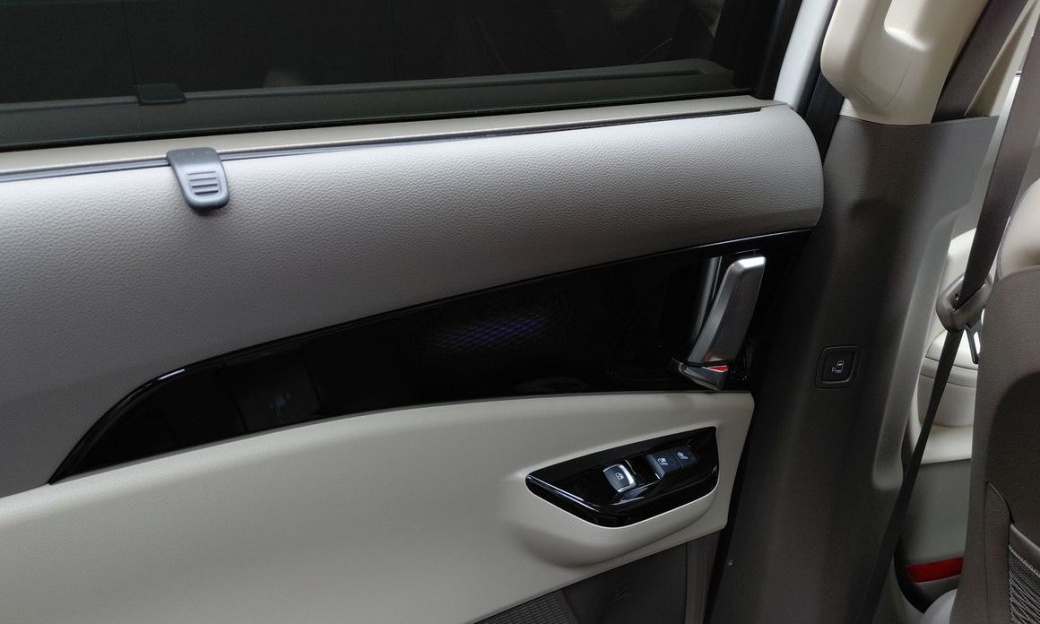 Kia Carnival 7-Seater Signature, 2023
