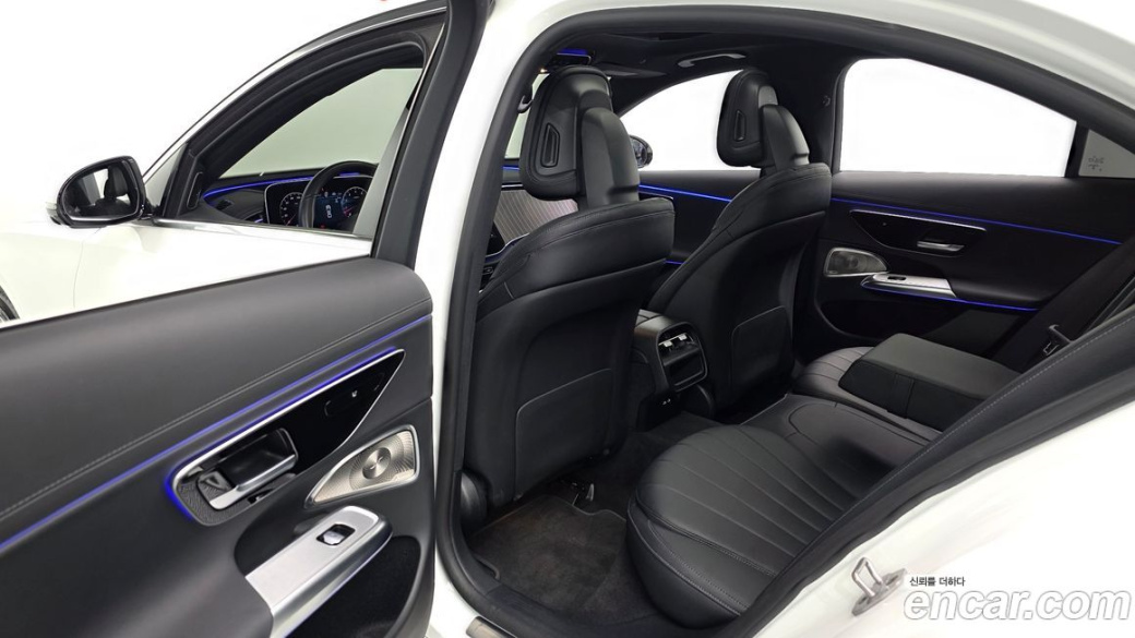 Mercedes-Benz E-Class E300 4MATIC Exclusive, 2024