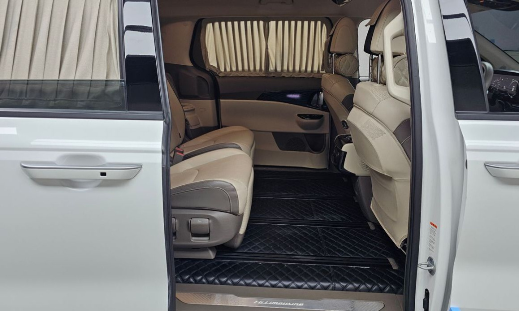Kia Carnival 7-Seater Hi-Limousine, 2022