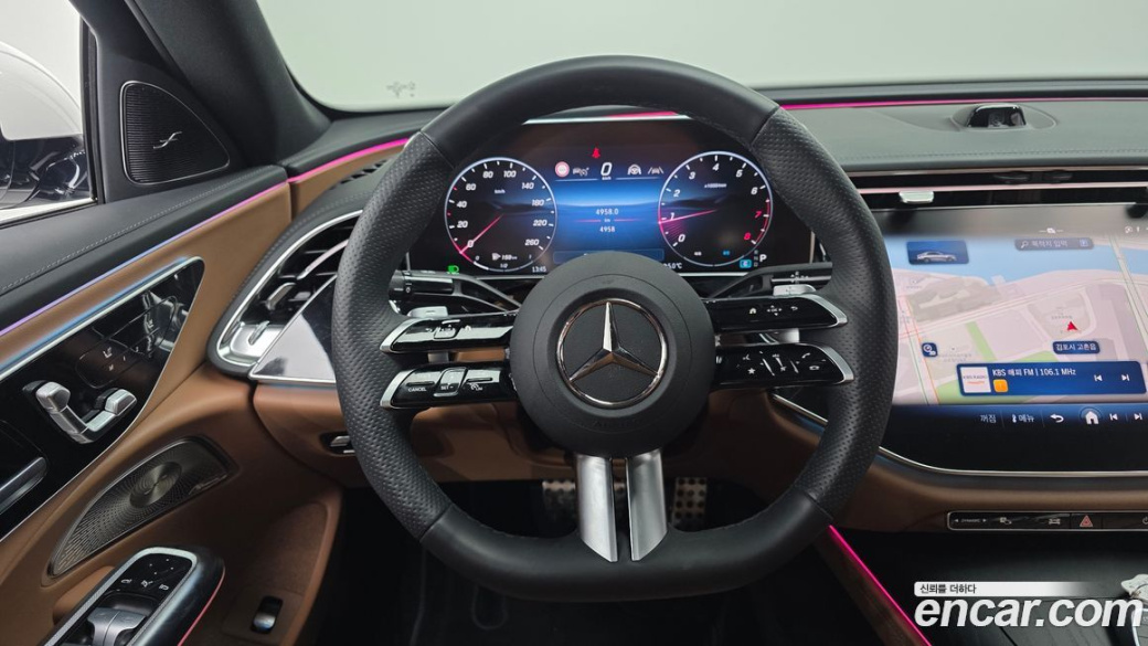Mercedes-Benz E-Class E300 4MATIC AMG Line, 2025