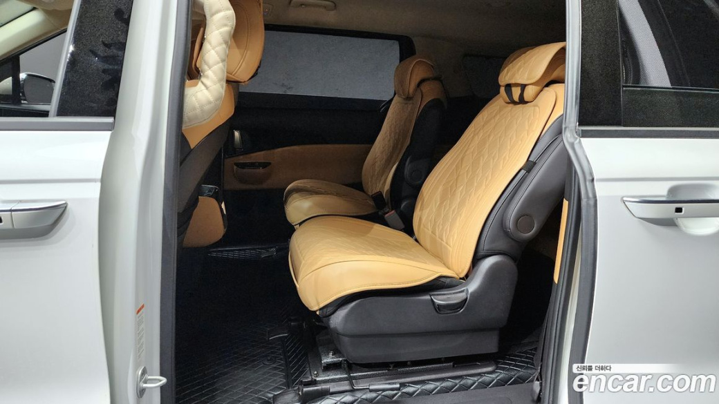 Kia Carnival 9-Seater Noblesse, 2023