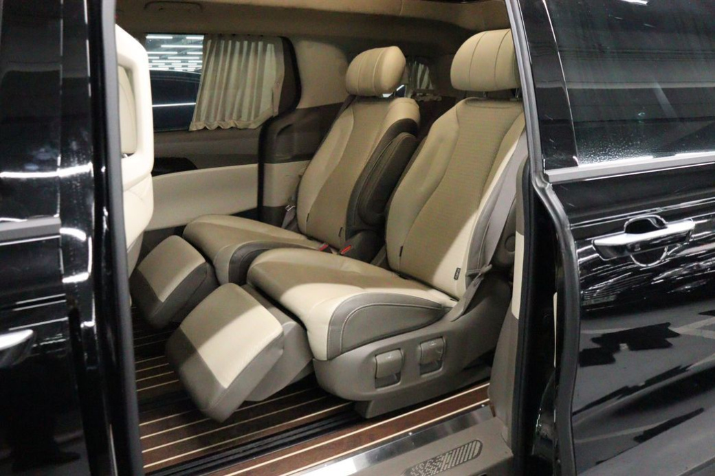 Kia Carnival 7-Seater Hi-Limousine, 2022