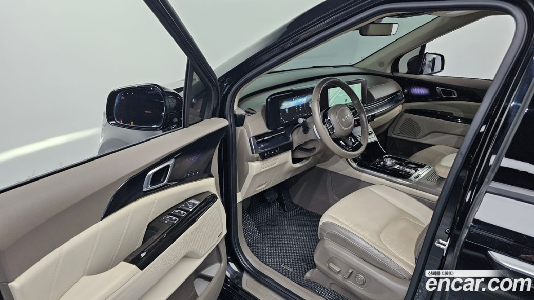 Kia Carnival 9-Seater Hi-Limousine, 2023