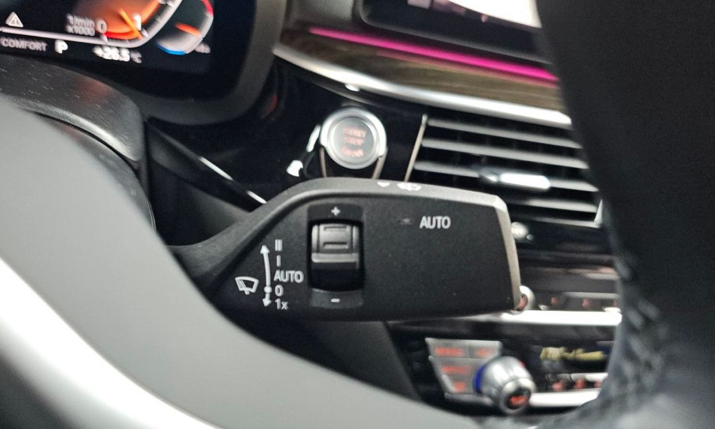 BMW 5-Series 520i M Sport, 2022