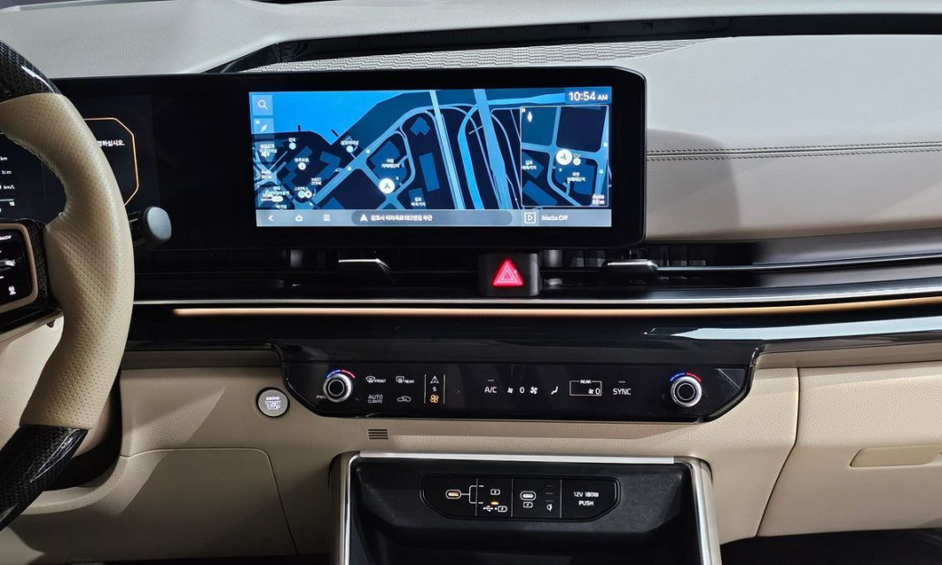 Kia Carnival 9-Seater Hi Limousine (Special Vehicle), 2024