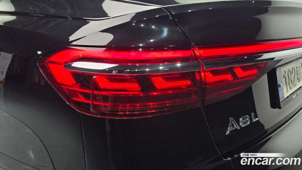 Audi A8 55 TFSI Quattro LWB, 2021