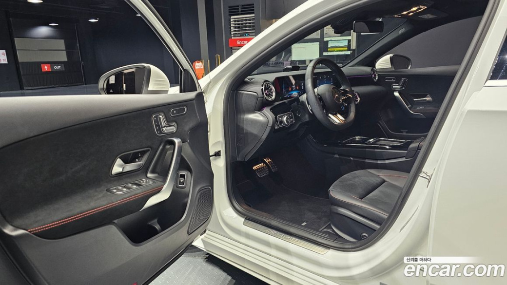 Mercedes-Benz A-Class AMG A35 4MATIC Sedan, 2024