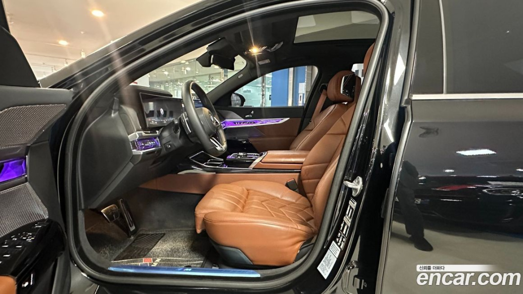 BMW 7-Series 740i xDrive M Sport, 2025