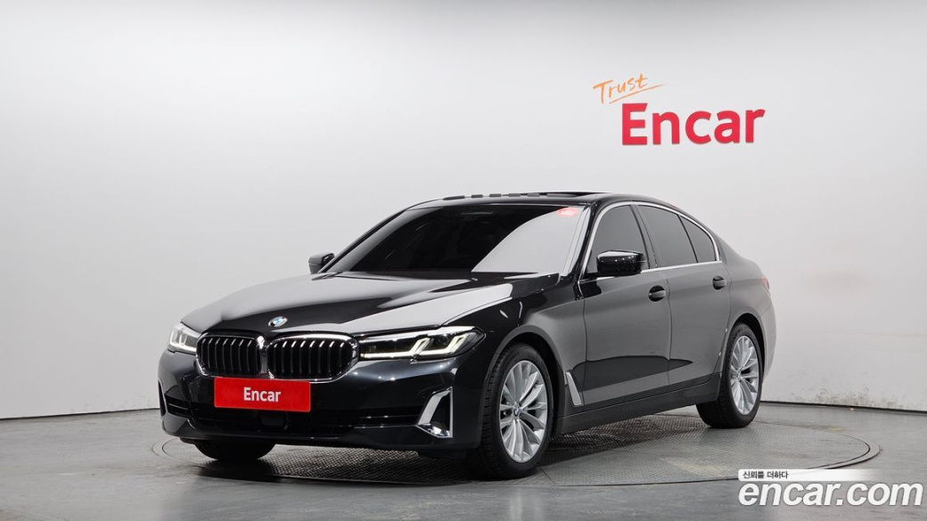 BMW 5-Series 520i Luxury, 2023