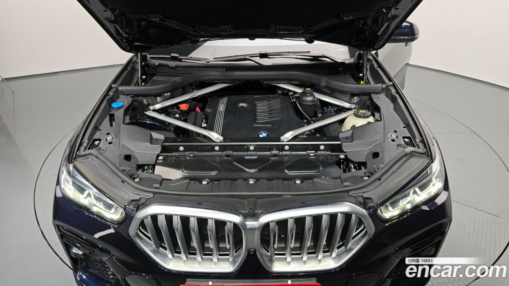 BMW X6 xDrive40i M Sport, 2022