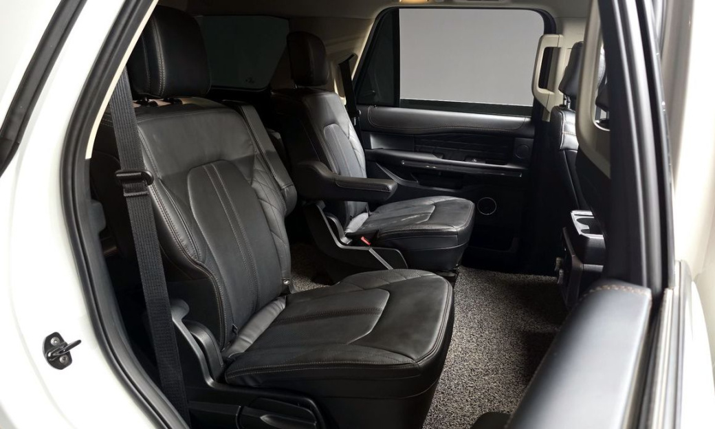 Ford Expedition Platinum 4WD, 2021