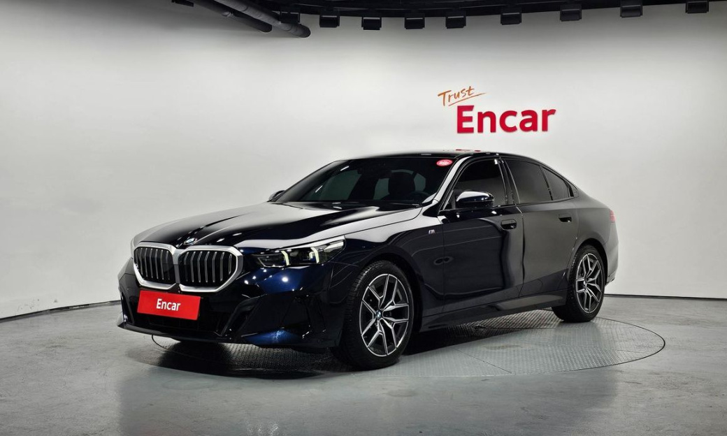 BMW 5-Series 520i M Sport, 2025