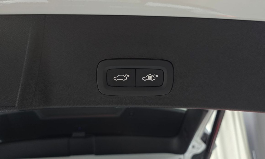 Volvo XC40 B4 Ultra Bright, 2025