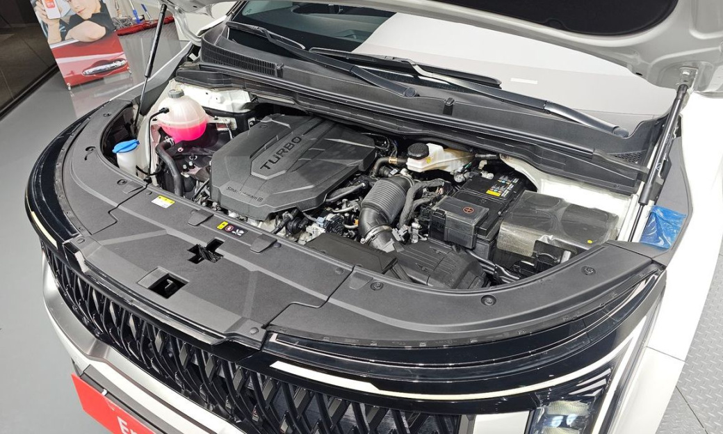 Kia Carnival 9-Seater Noblesse, 2024