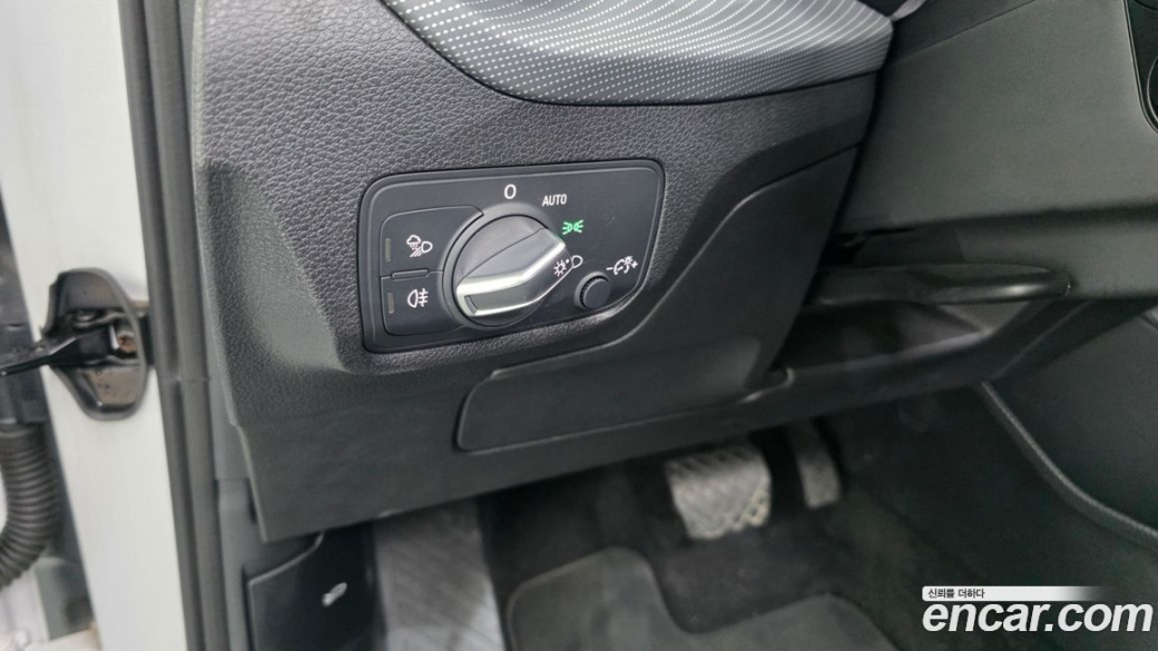 Audi Q2 35 TDI Premium, 2023