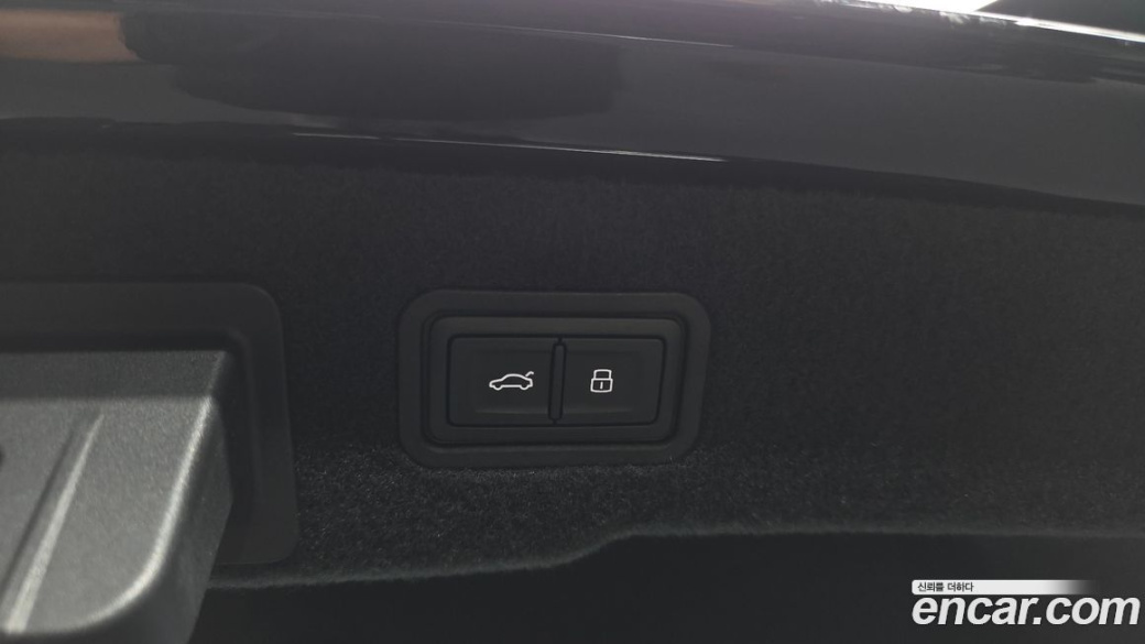Audi A8 55 TFSI Quattro Premium LWB, 2023