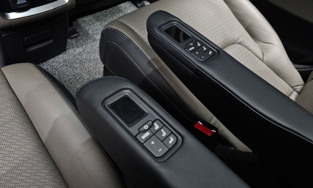 Kia Carnival 7-Seater Signature, 2025