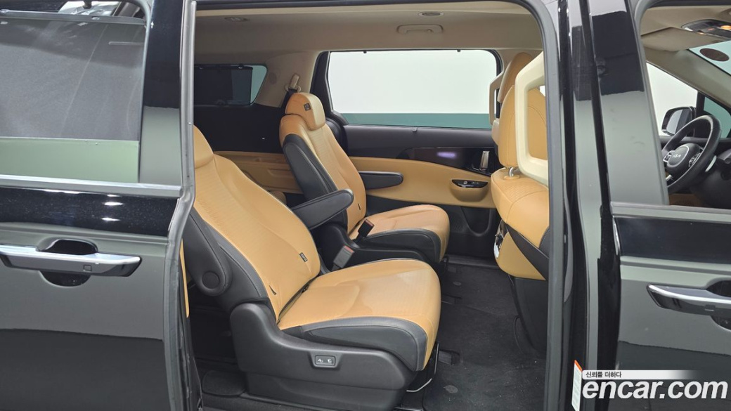 Kia Carnival 9-Seater Signature, 2023