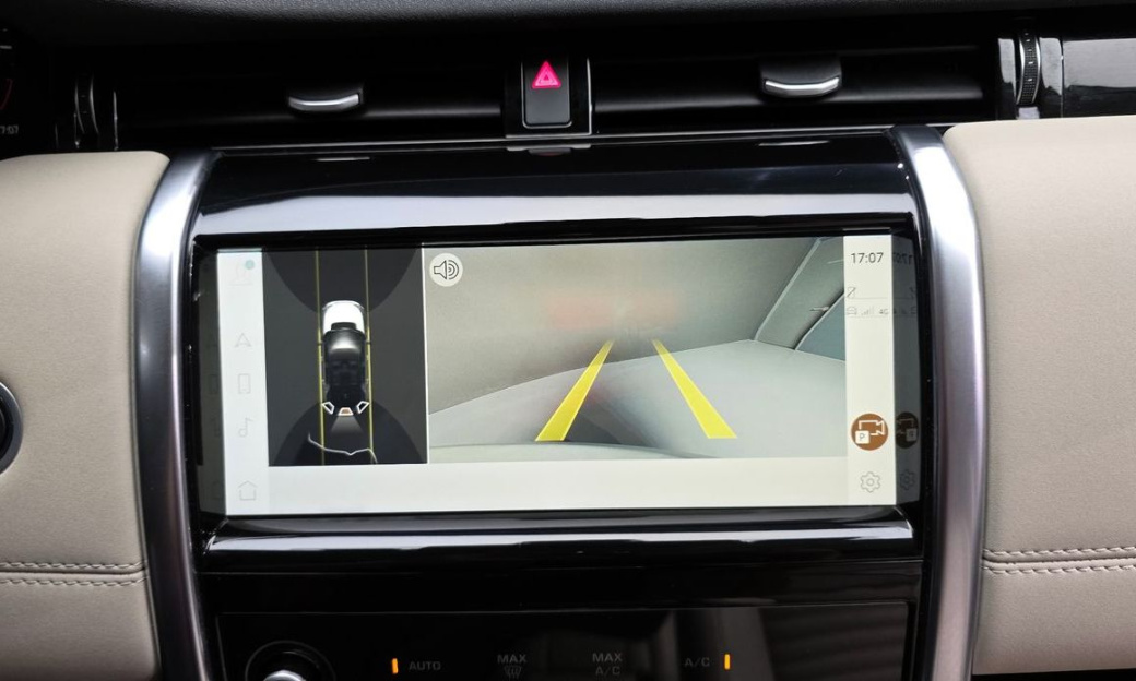 Land Rover Discovery Sport P250 SE, 2022
