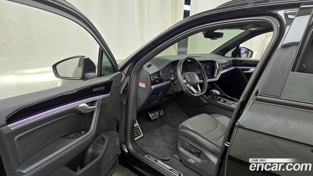 Volkswagen Touareg 3.0 TDI R-Line, 2023