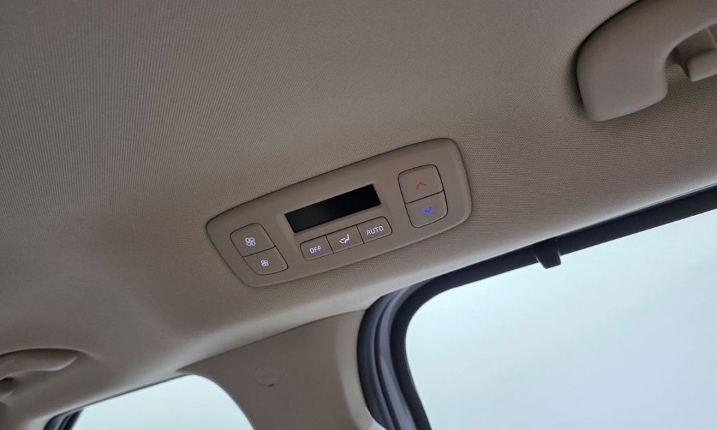 Kia Carnival 7-Seater Gravity, 2025