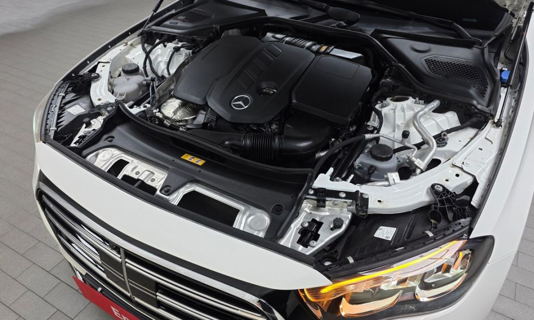 Mercedes-Benz E-Class E220d 4MATIC Exclusive, 2024