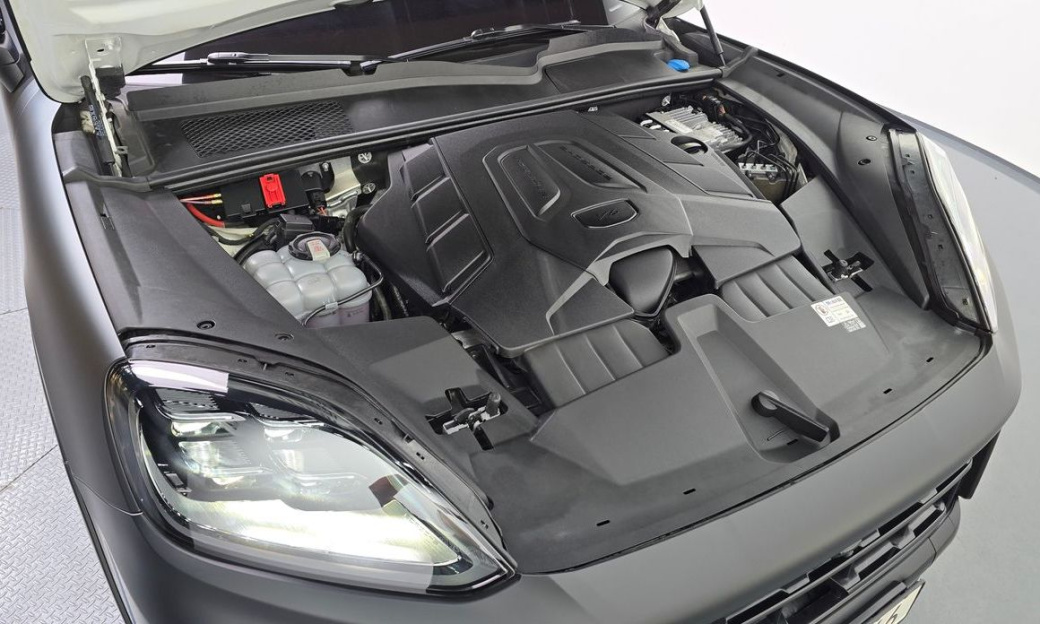 Porsche Cayenne 3.0, 2024