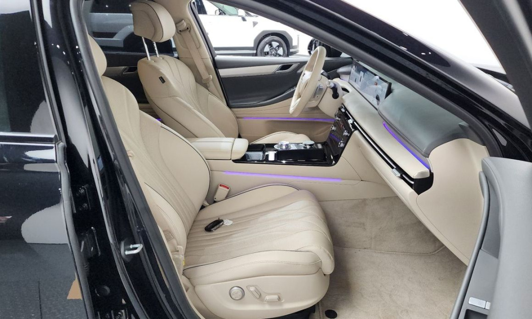 Genesis G80 Gasoline 2.5 Turbo AWD, 2025