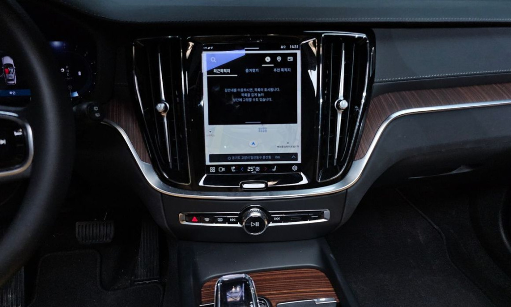 Volvo V60 B5 Ultimate AWD, 2024