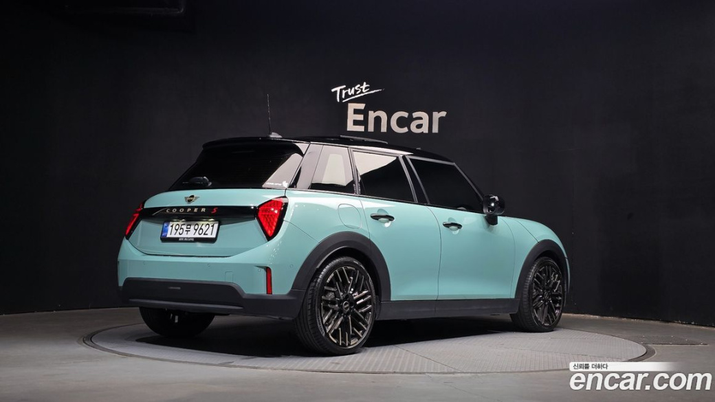 Mini Cooper 5 Door Favoured, 2025