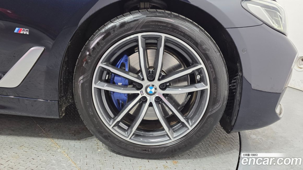 BMW 5-Series 520i M Sport, 2023