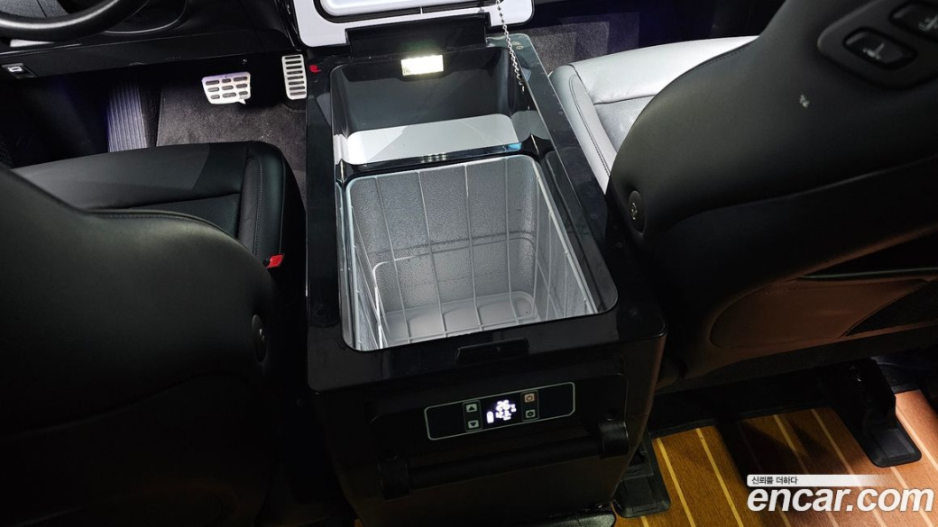 Hyundai Staria 4WD Camper, 2023