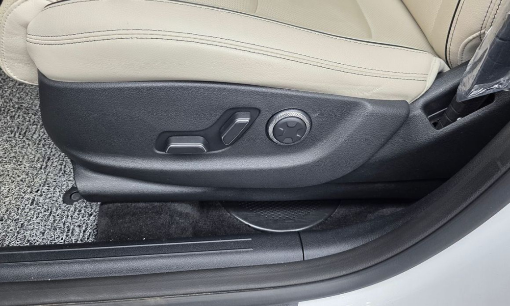 Genesis GV70 2.5T Gasoline 2WD, 2025
