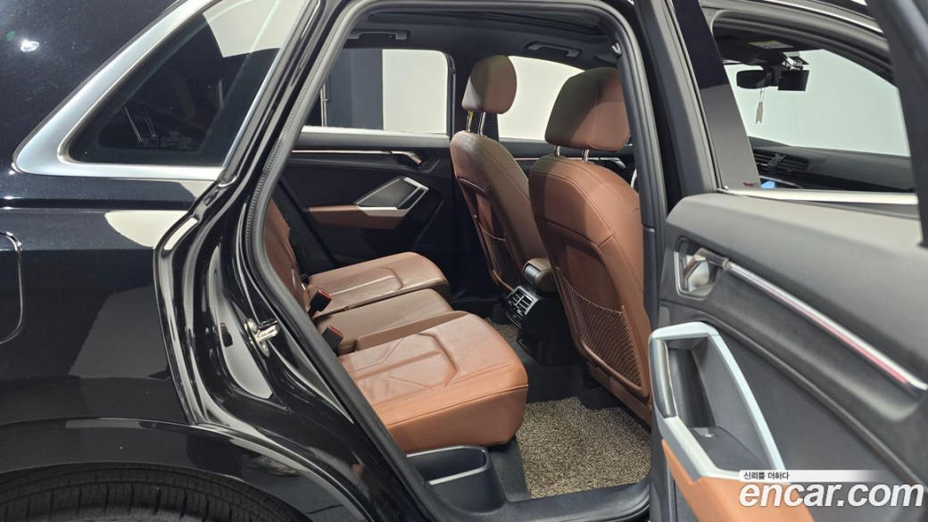 Audi Q3 35 TDI Premium, 2022