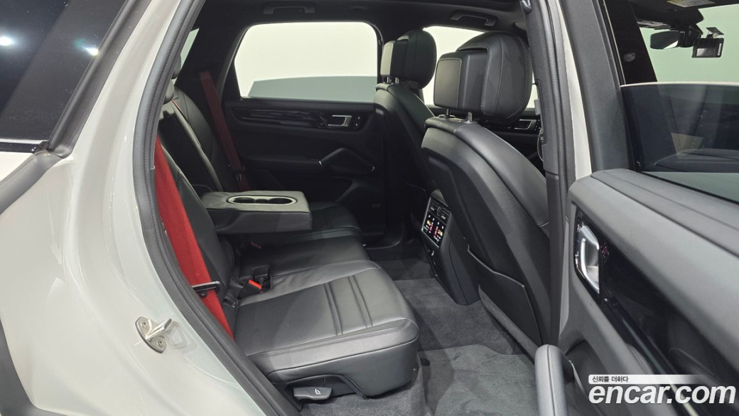 Porsche Cayenne 3.0 PLATINUM EDITION, 2022
