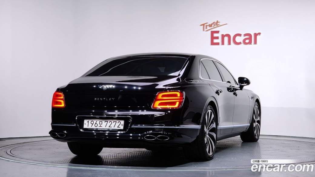 Bentley Flying Spur 4.0 Azure, 2023