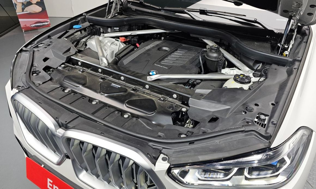 BMW X6 xDrive40i M Sport, 2023