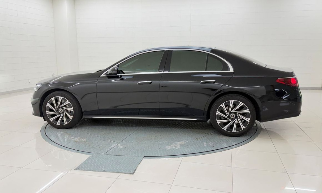 Mercedes-Benz E-Class E300 4MATIC Exclusive, 2024