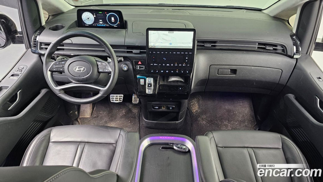 Hyundai Staria 4WD Lounge 9-Seater, 2025