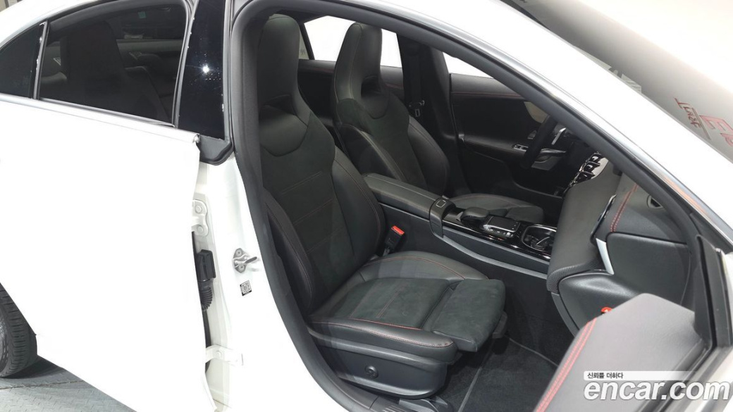 Mercedes-Benz CLA-Class CLA250 4MATIC, 2023
