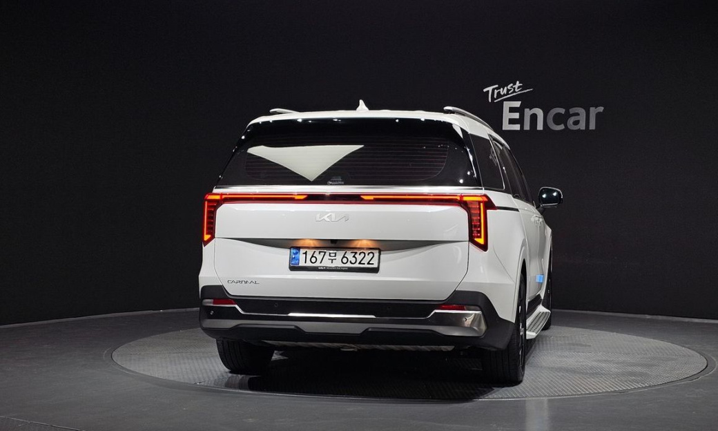 Kia Carnival 7-Seater Signature, 2024