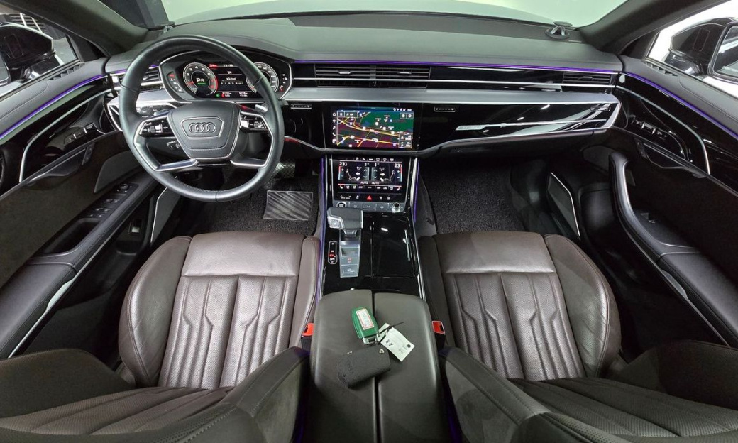 Audi A8 55 TFSI Quattro LWB, 2021