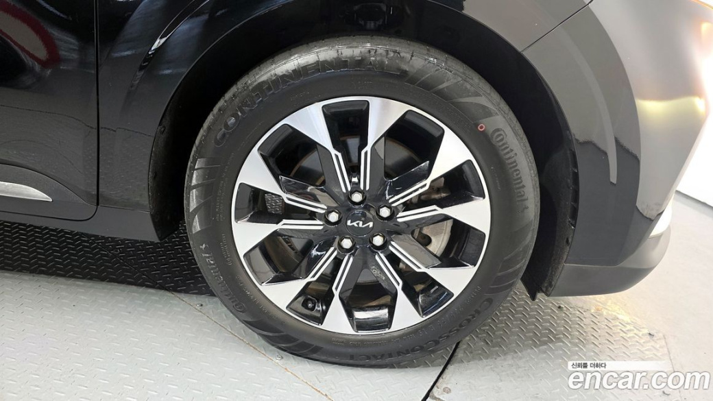 Kia Carnival 9-Seater Signature, 2023