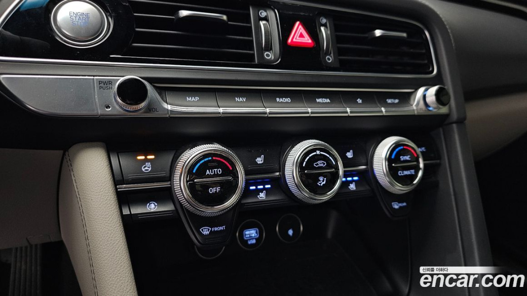 Genesis G70 Gasoline 2.0T 4WD, 2022